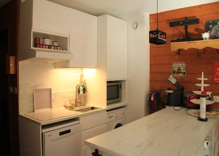 In Near Linga Cable Car * Châtel